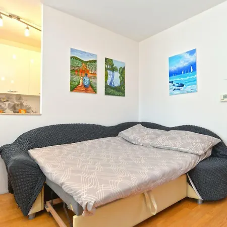 Apartment Eda 1873 Pula