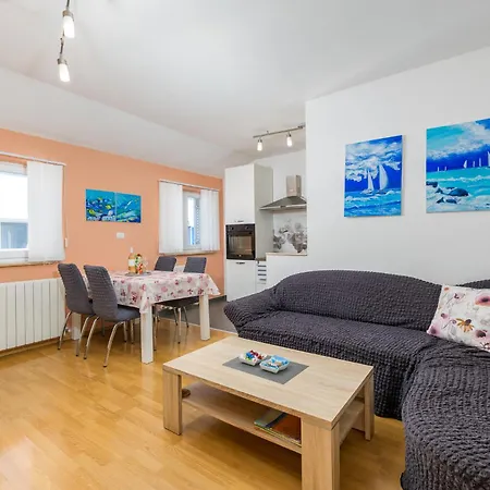 Eda 1873 Apartamento Pula